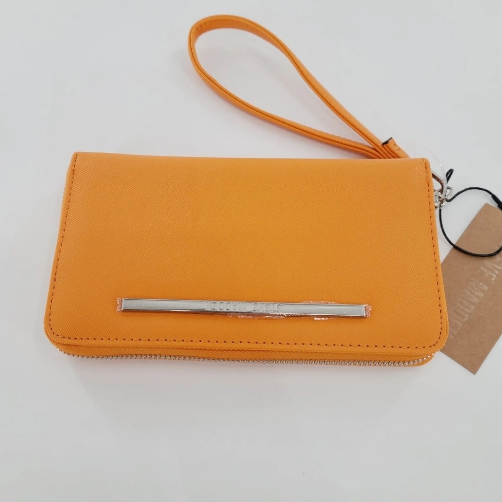 Steve Madden BZippy Wristlet in Sweet Mandarine ($48 MSRP)